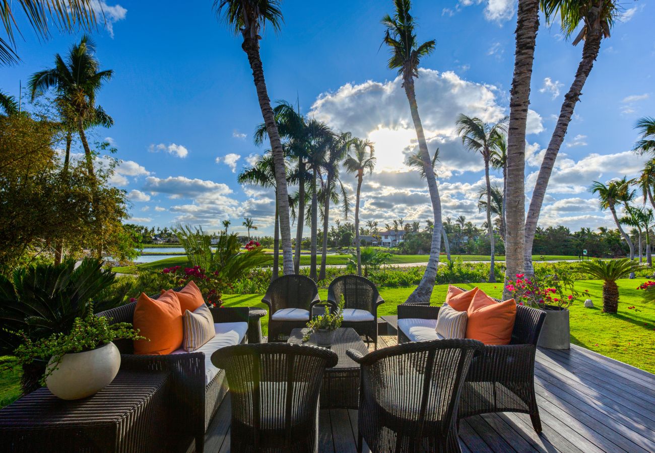 Villa in Punta Cana - Villa Aria – Golf & Lake Heaven