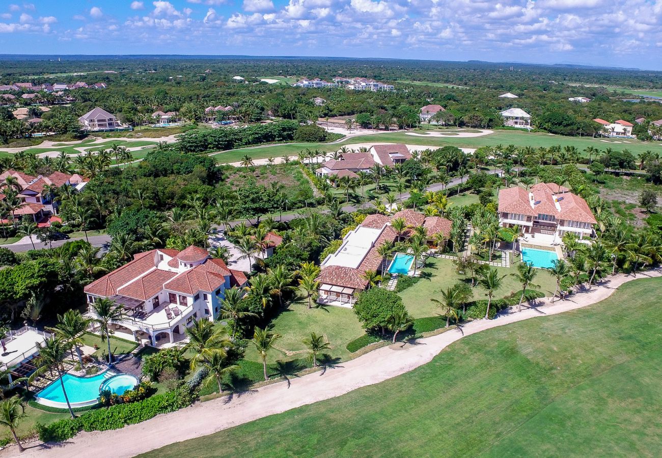 Villa in Punta Cana - Arrecife 23/24/25