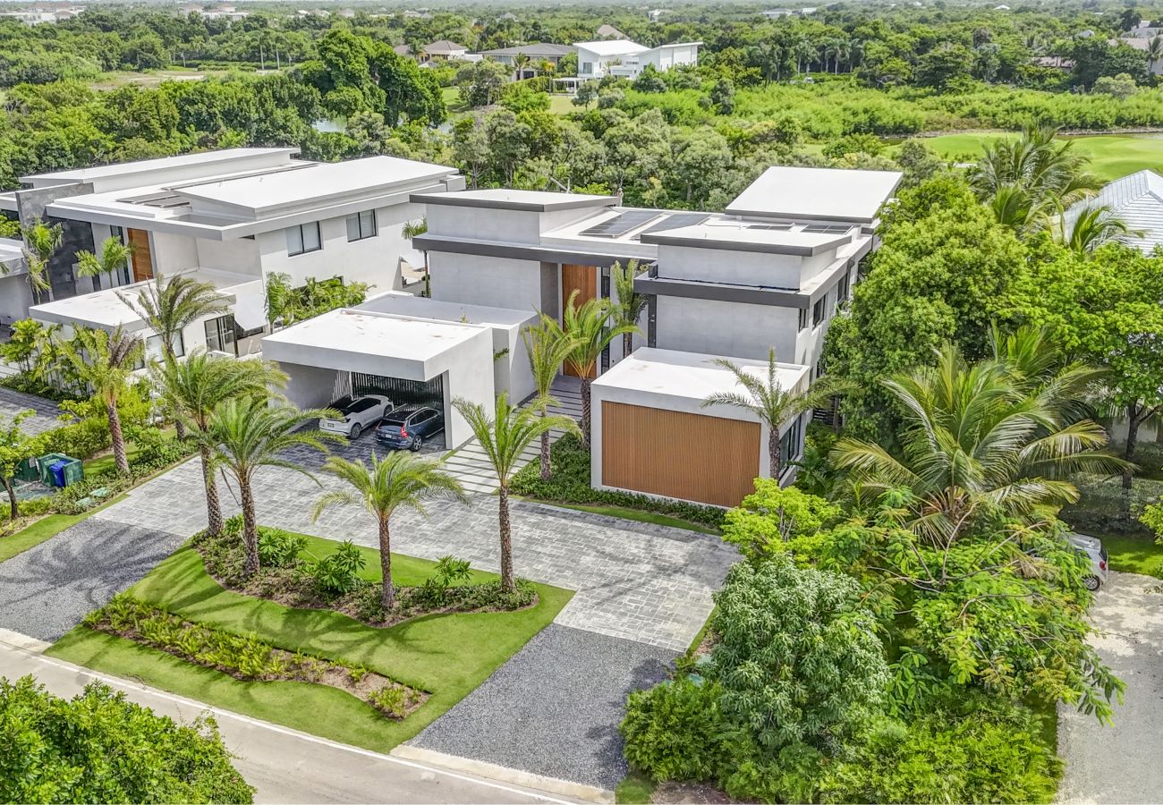 Villa in Punta Cana - Hacienda B14 - Stylish Modern Golf Villa 