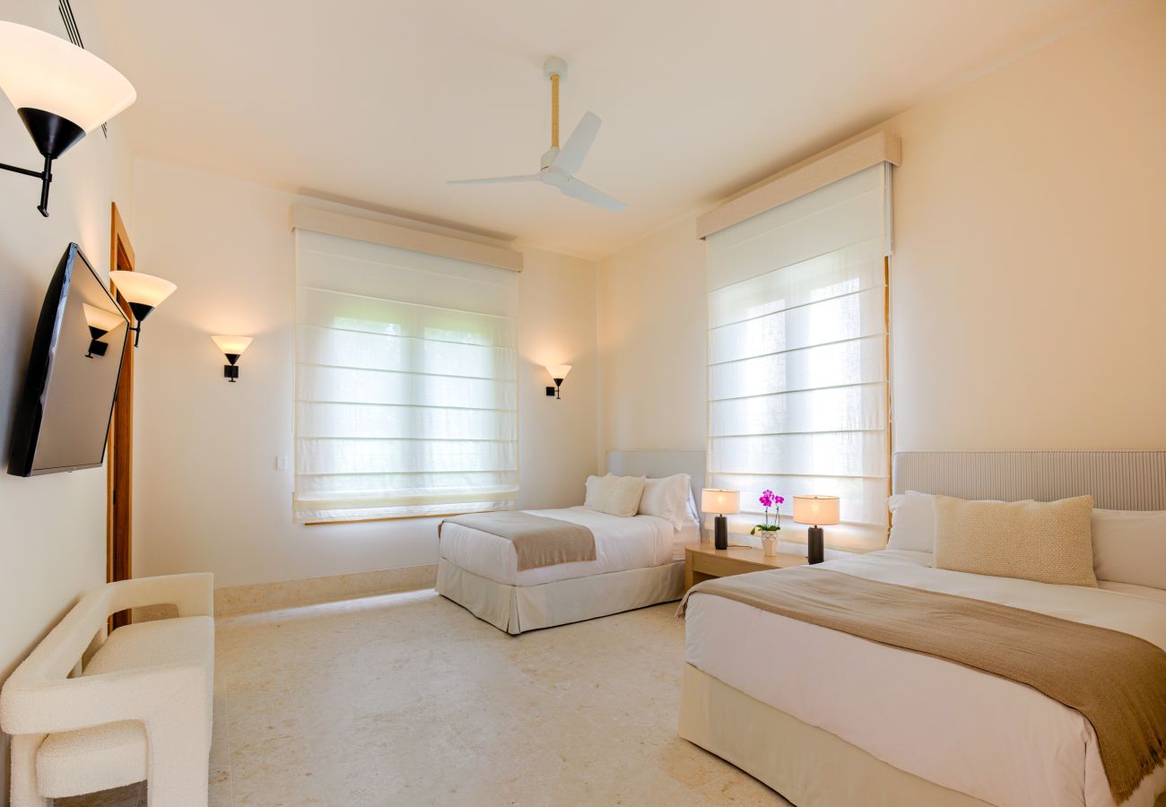 Villa in Punta Cana - Hacienda A31 Golf Front  Evergreen Gardens Villa