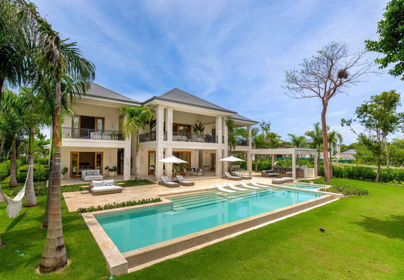 Villa in Punta Cana - Hacienda A31 Golf Front  Evergreen Gardens Villa