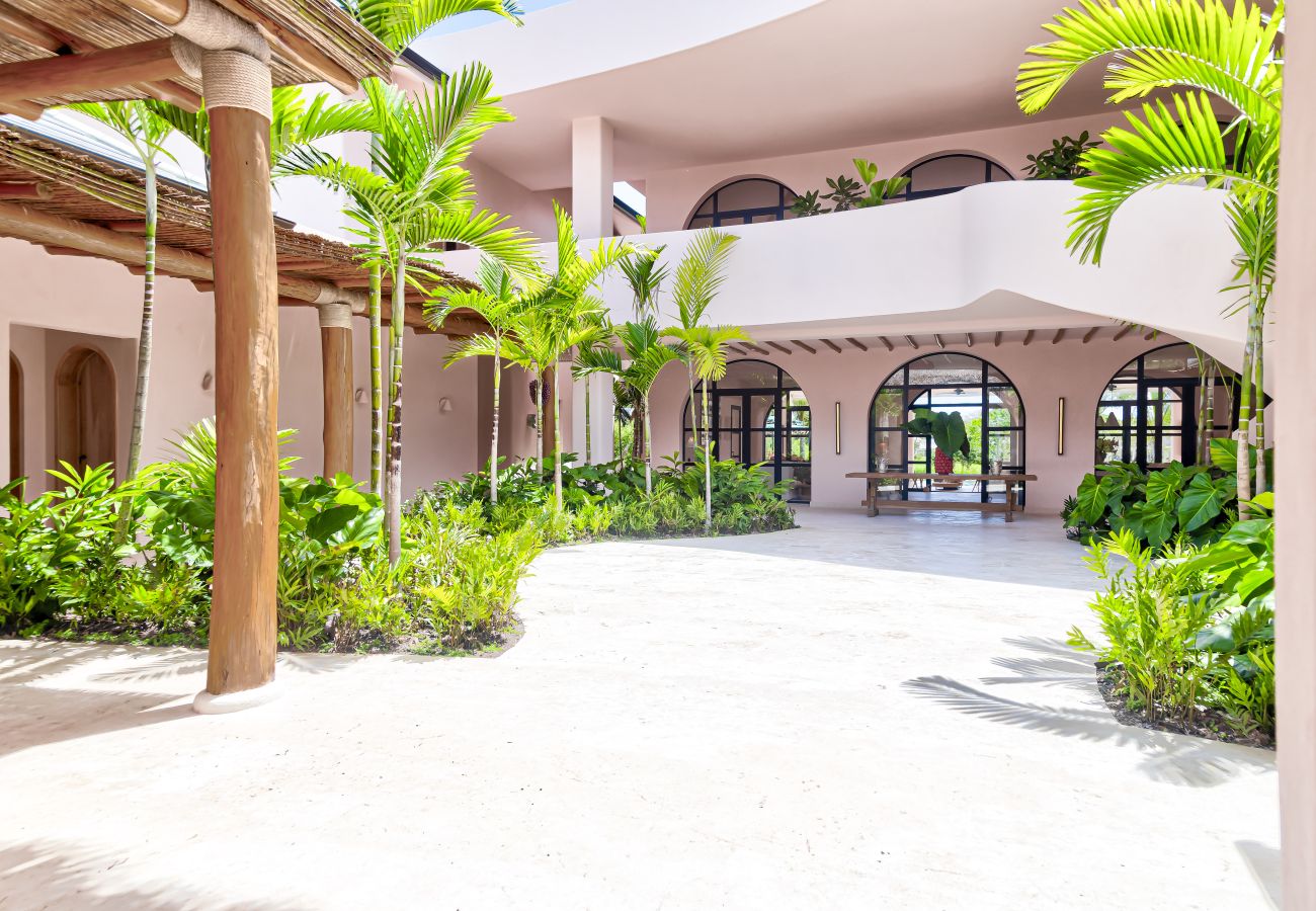 Villa in Punta Cana - Villa Hacienda La Paloma  - Luxurious Tropical  Retreat  