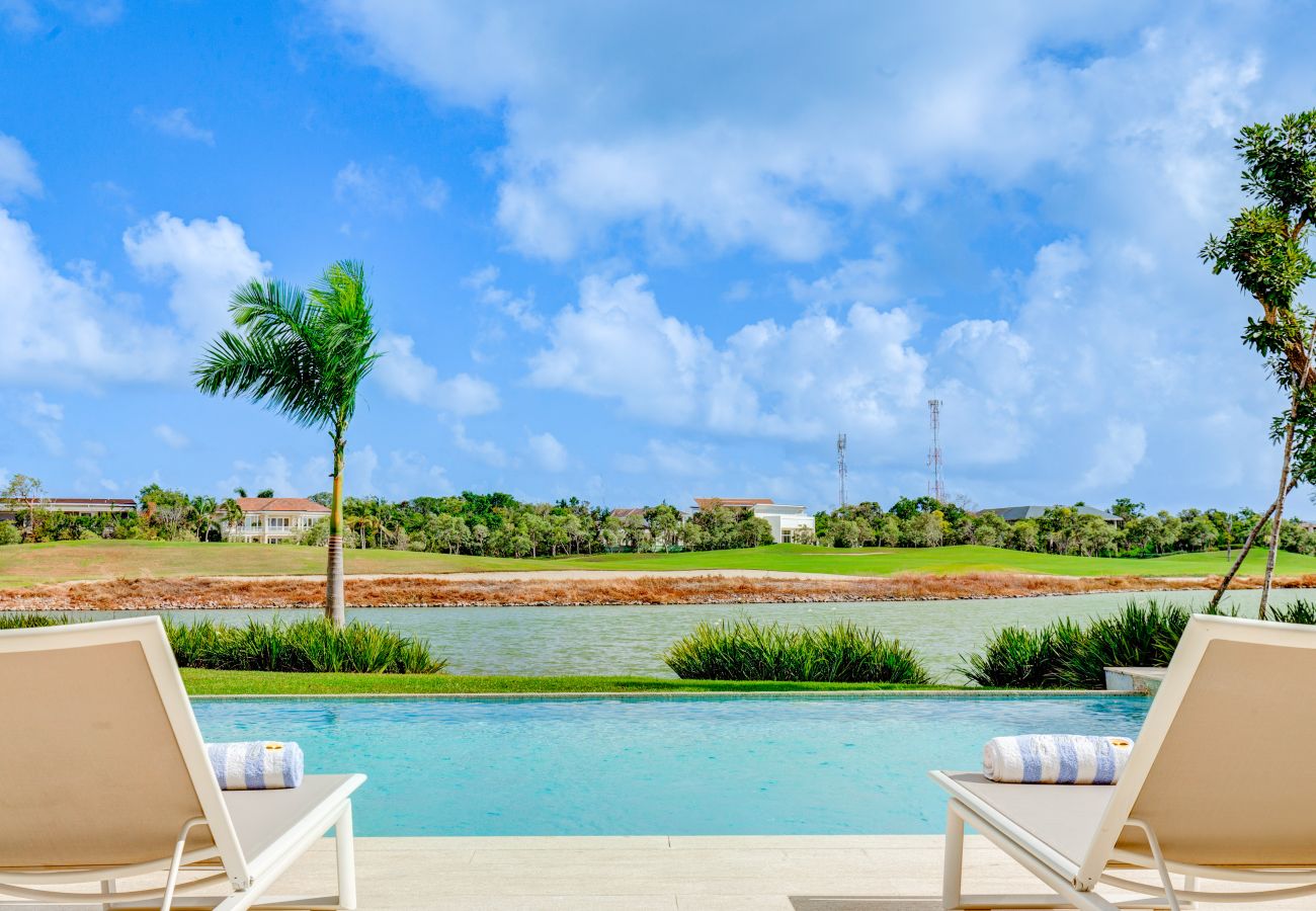 Villa in Punta Cana - Villa Hacienda A39 - Lakefront Villa With Golf View