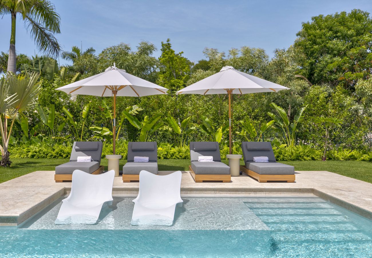 Villa in Punta Cana - Hacienda A43 Timeless Elegante Villa With Modern Comfort 