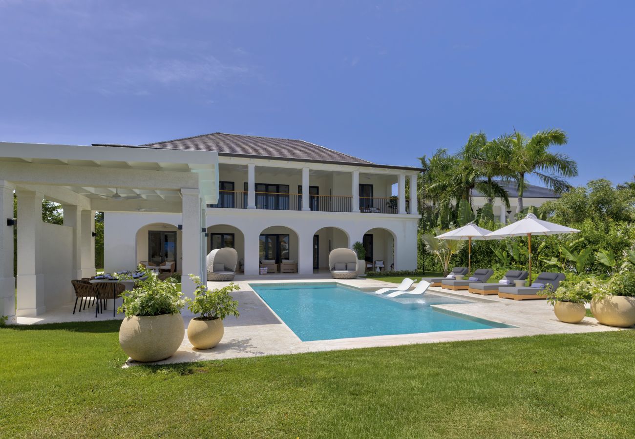Villa in Punta Cana - Hacienda A43 Timeless Elegante Villa With Modern Comfort 