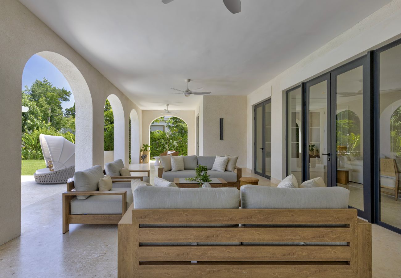 Villa in Punta Cana - Hacienda A43 Timeless Elegante Villa With Modern Comfort 