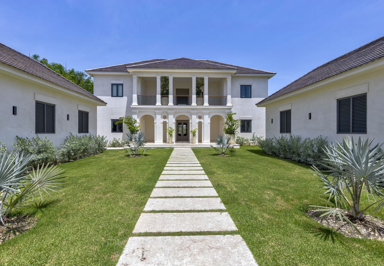 Villa in Punta Cana - Hacienda A43 Timeless Elegante Villa With Modern Comfort 