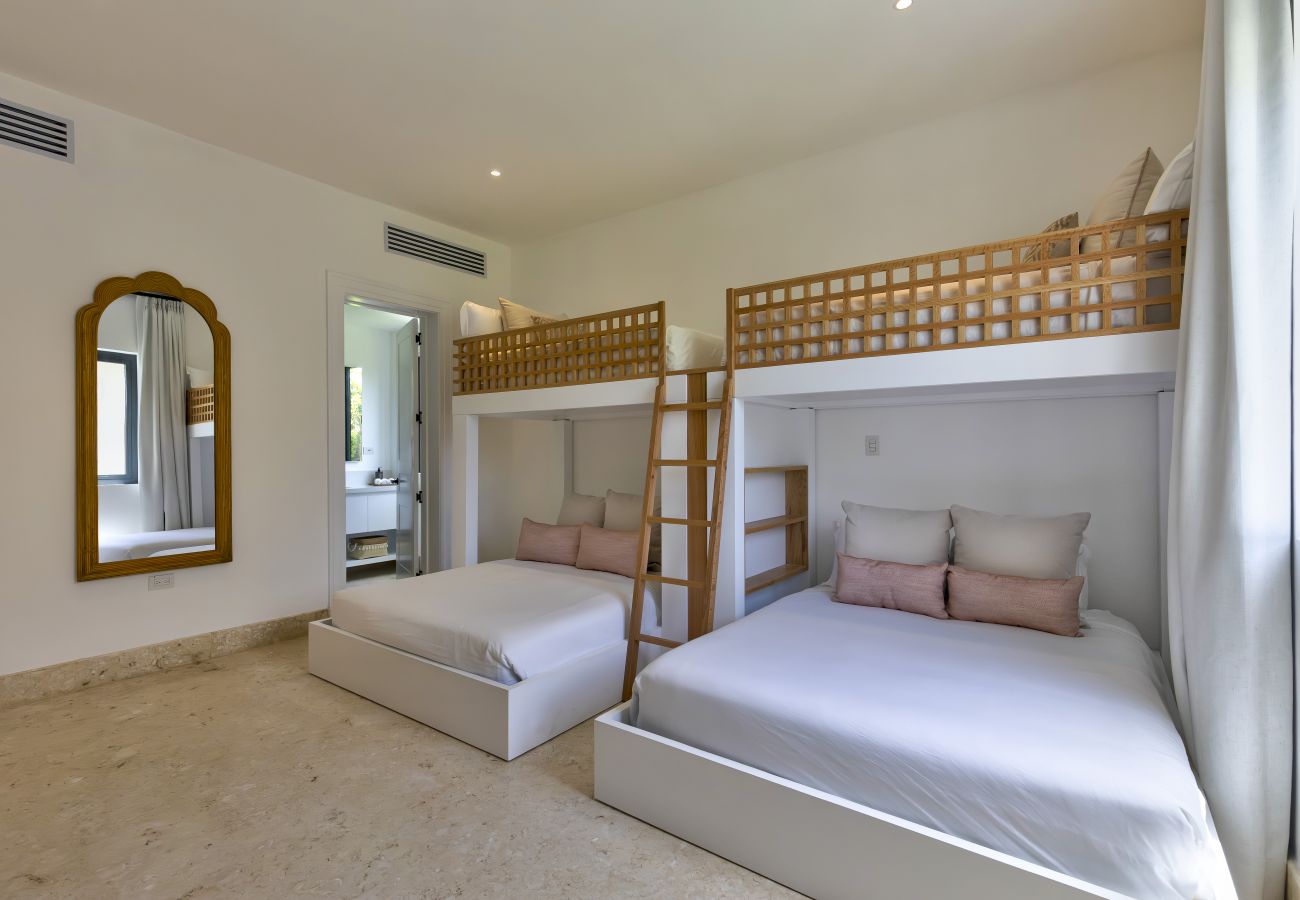 Villa in Punta Cana - Hacienda A43 Timeless Elegante Villa With Modern Comfort 