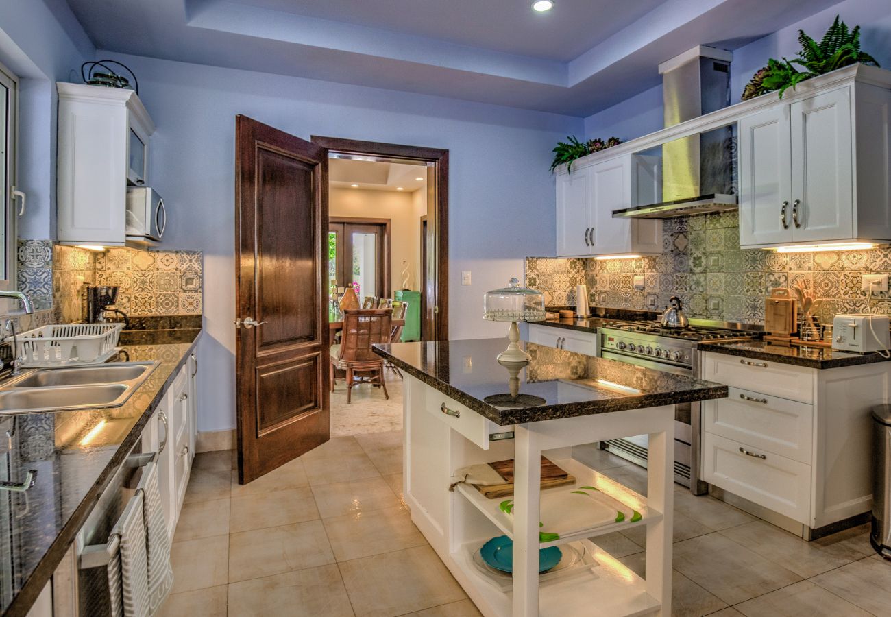 Villa in Punta Cana - Hacienda A18 - Cheerful and Bright Golf View Villa 