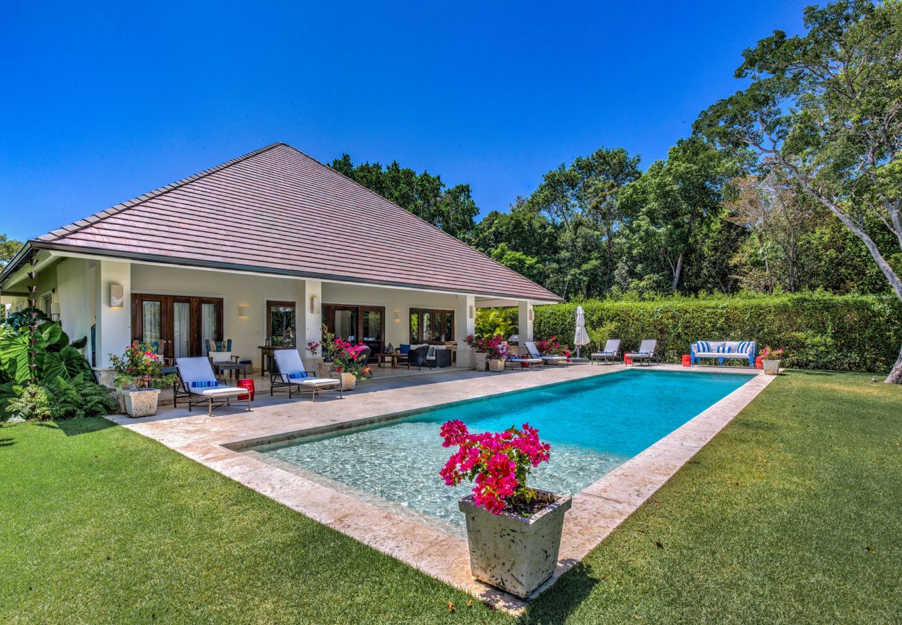 Villa in Punta Cana - Hacienda A18 - Cheerful and Bright Golf View Villa 