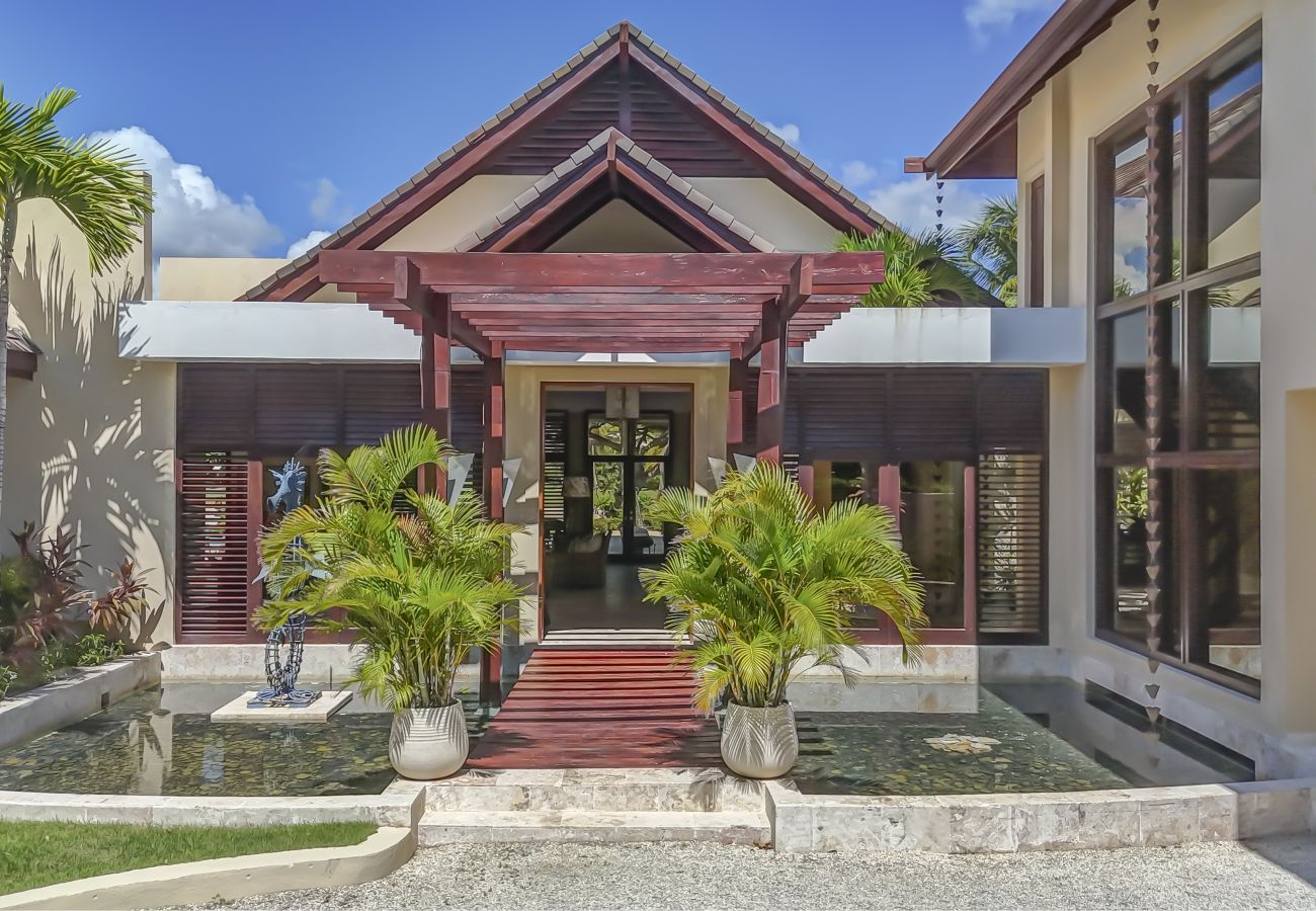 Villa in Punta Cana - Villa Caballet - A tropical Oasis With Golf Course Views 