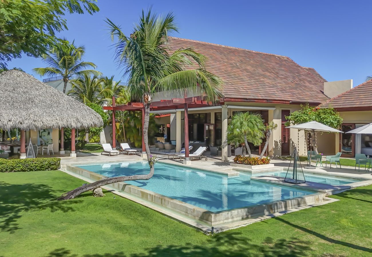 Villa in Punta Cana - Villa Caballet - A tropical Oasis With Golf Course Views 