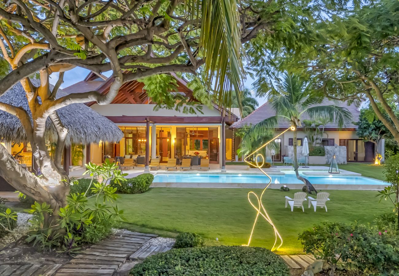Villa in Punta Cana - Villa Caballet - A tropical Oasis With Golf Course Views 