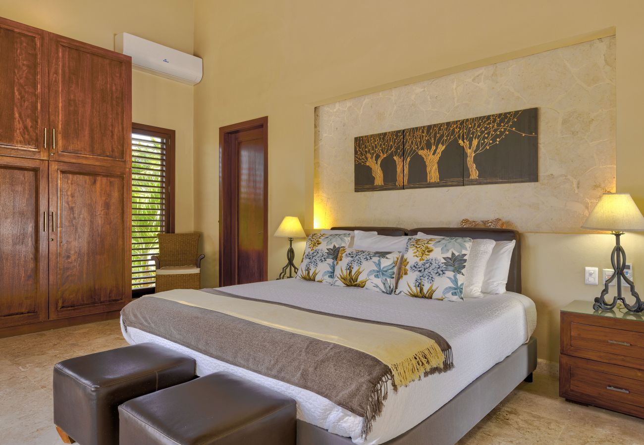 Villa in Punta Cana - Villa Caballet - A tropical Oasis With Golf Course Views 