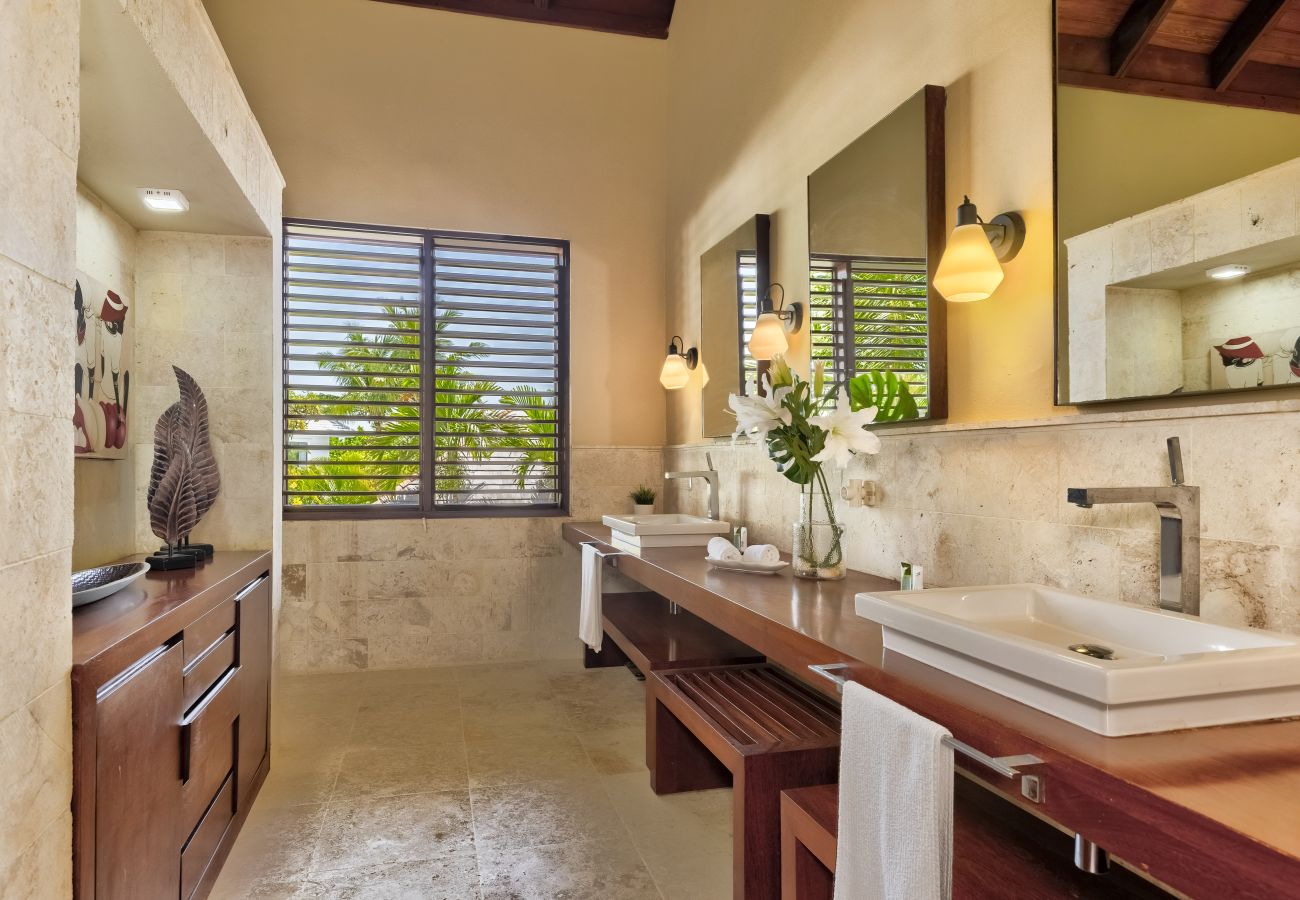 Villa in Punta Cana - Villa Caballet - A tropical Oasis With Golf Course Views 