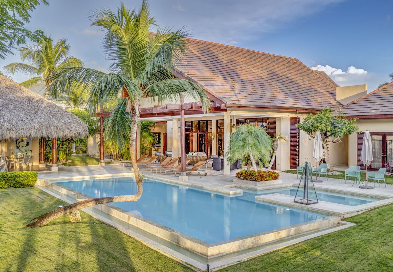 Villa in Punta Cana - Villa Caballet - A tropical Oasis With Golf Course Views 