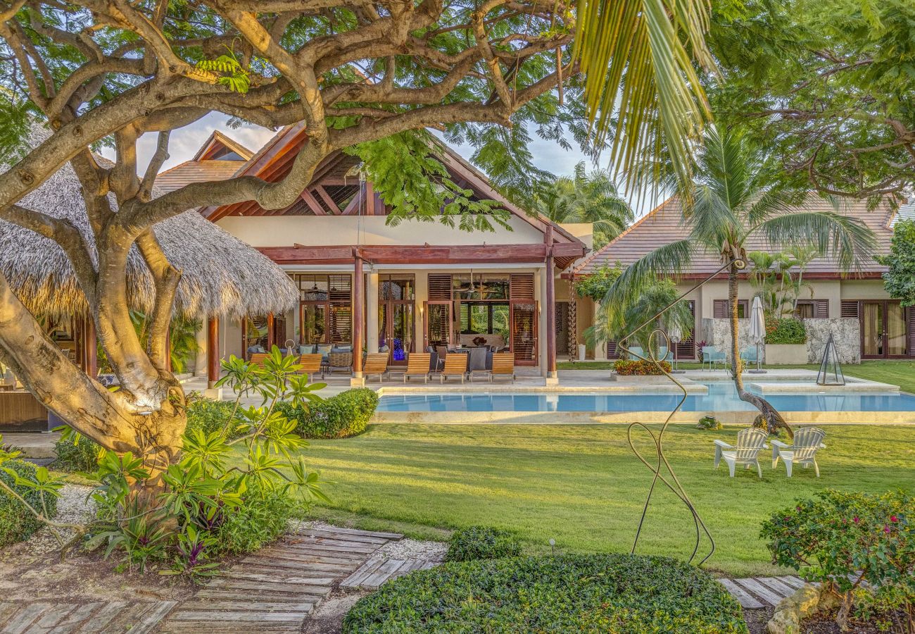 Villa in Punta Cana - Villa Caballet - A tropical Oasis With Golf Course Views 