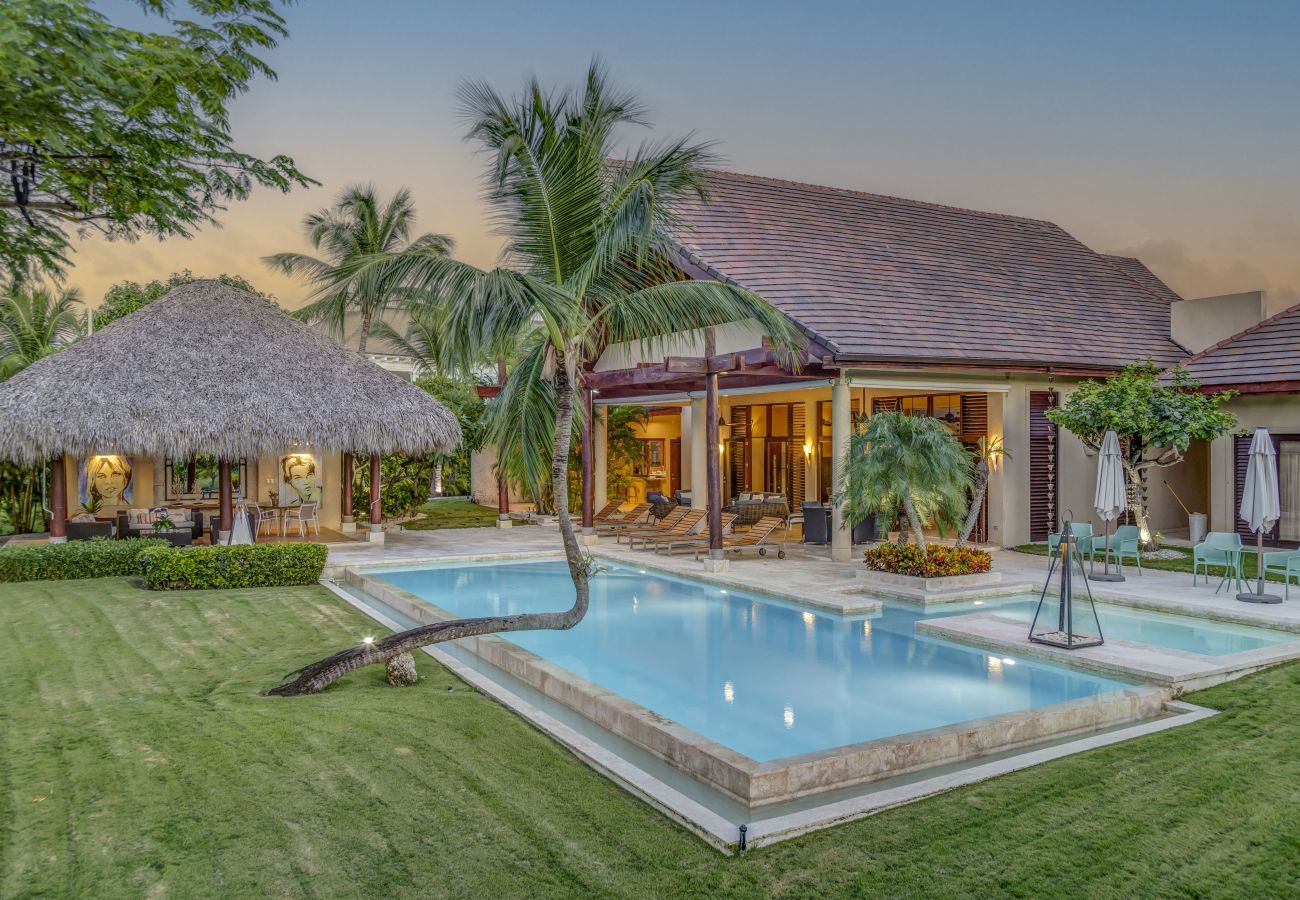 Villa in Punta Cana - Villa Caballet - A tropical Oasis With Golf Course Views 