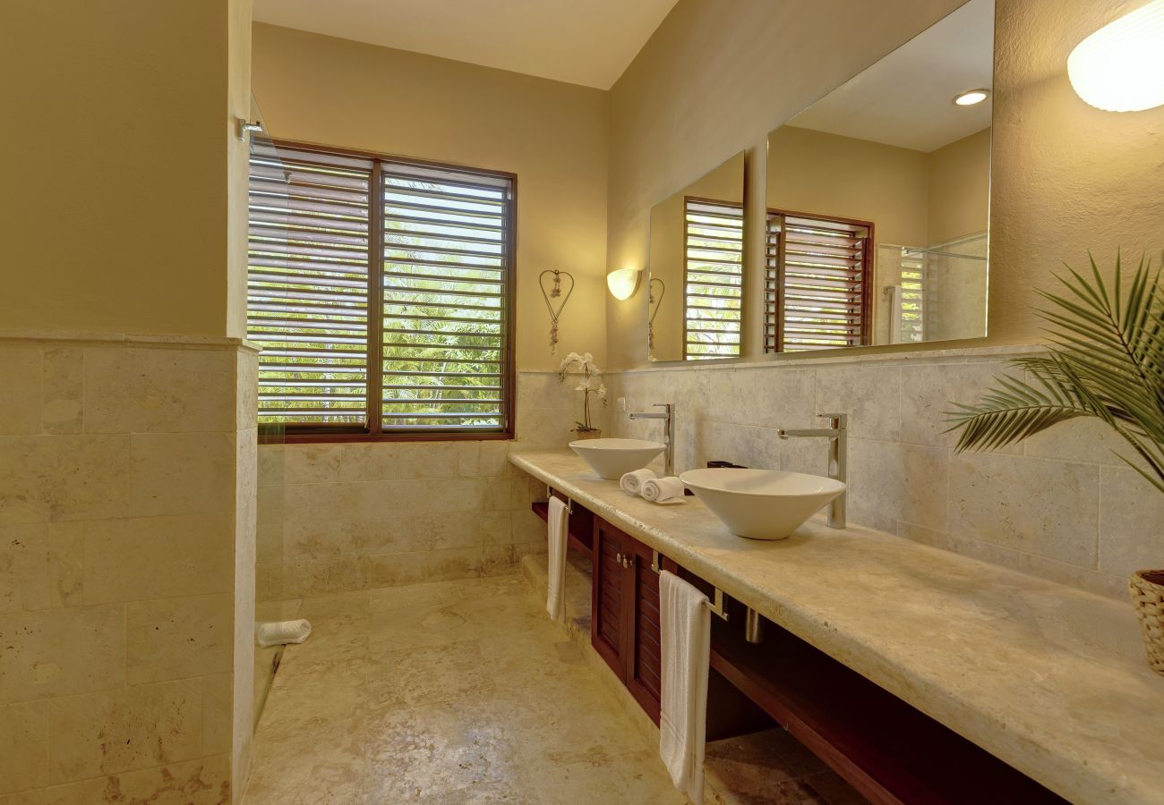 Villa in Punta Cana - Villa Caballet - A tropical Oasis With Golf Course Views 