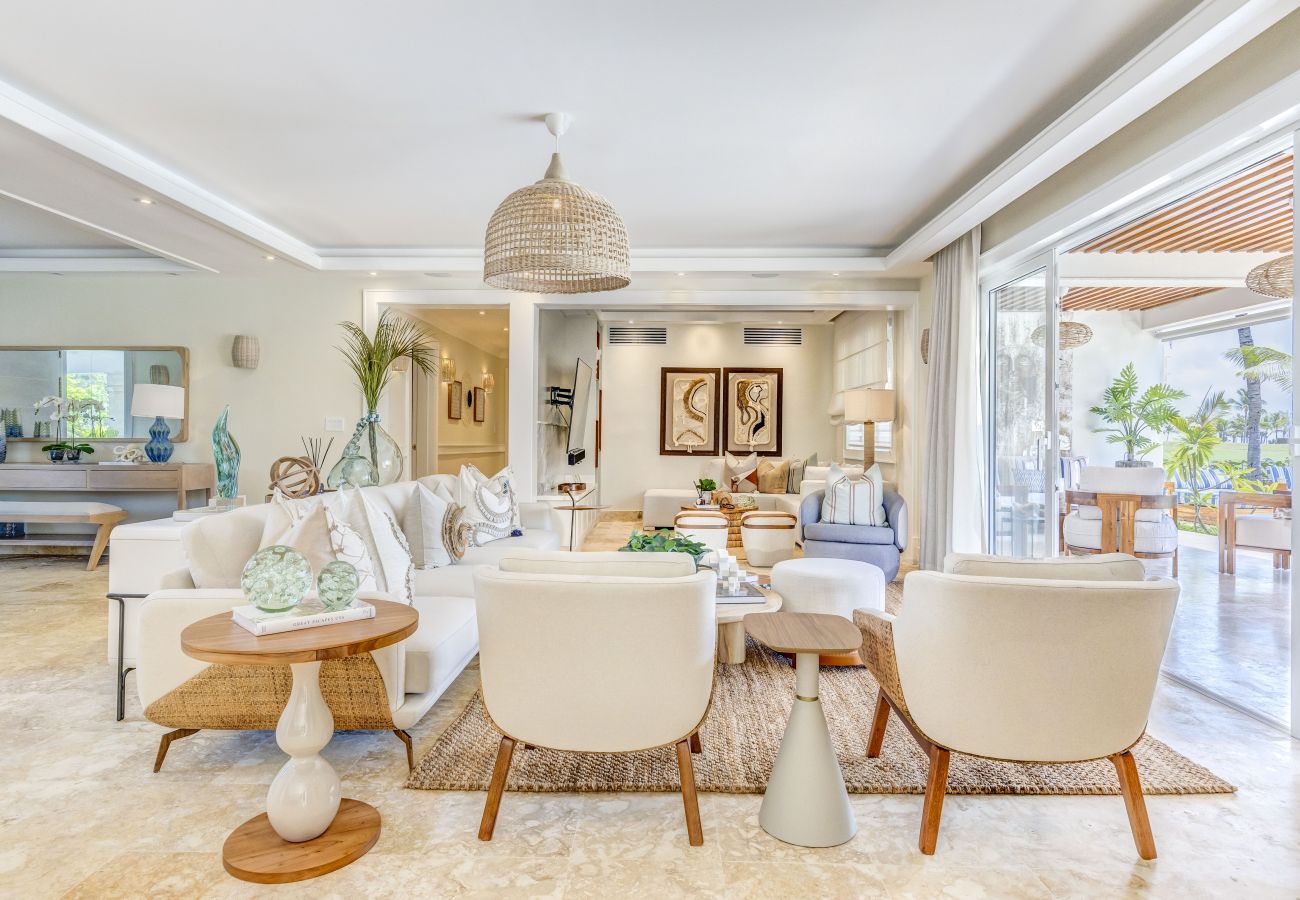 Villa in Punta Cana - La Cana H9, Exquisite Villa With Golf View 