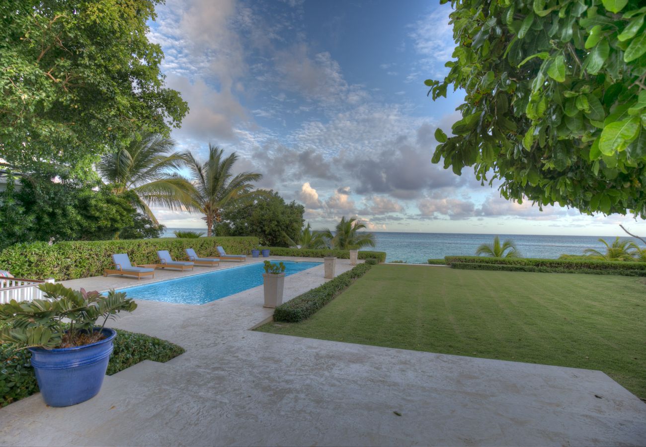Villa in Punta Cana - Marina 4 - Oceanfront Luxury Villa 