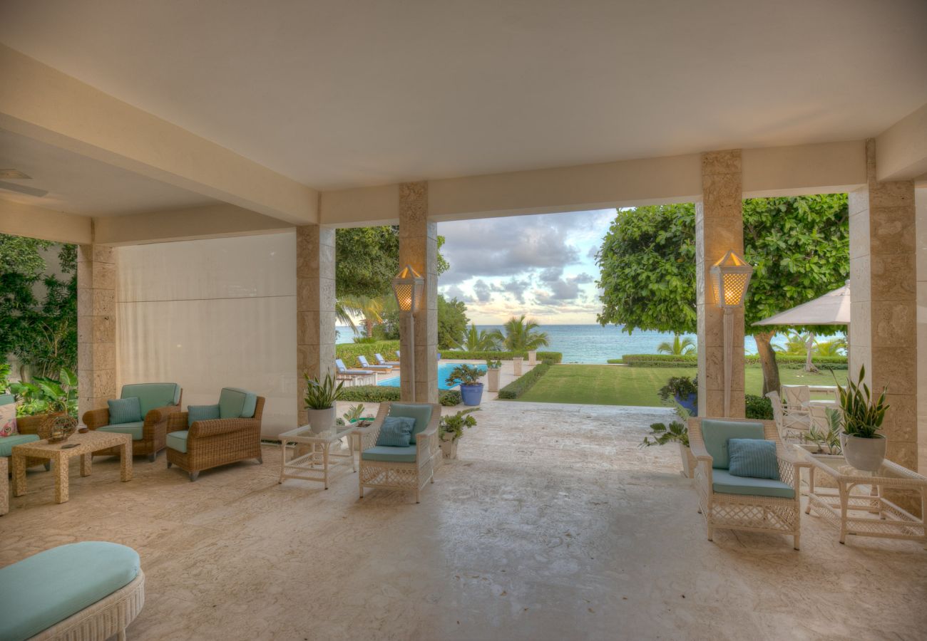 Villa in Punta Cana - Marina 4 - Oceanfront Luxury Villa 
