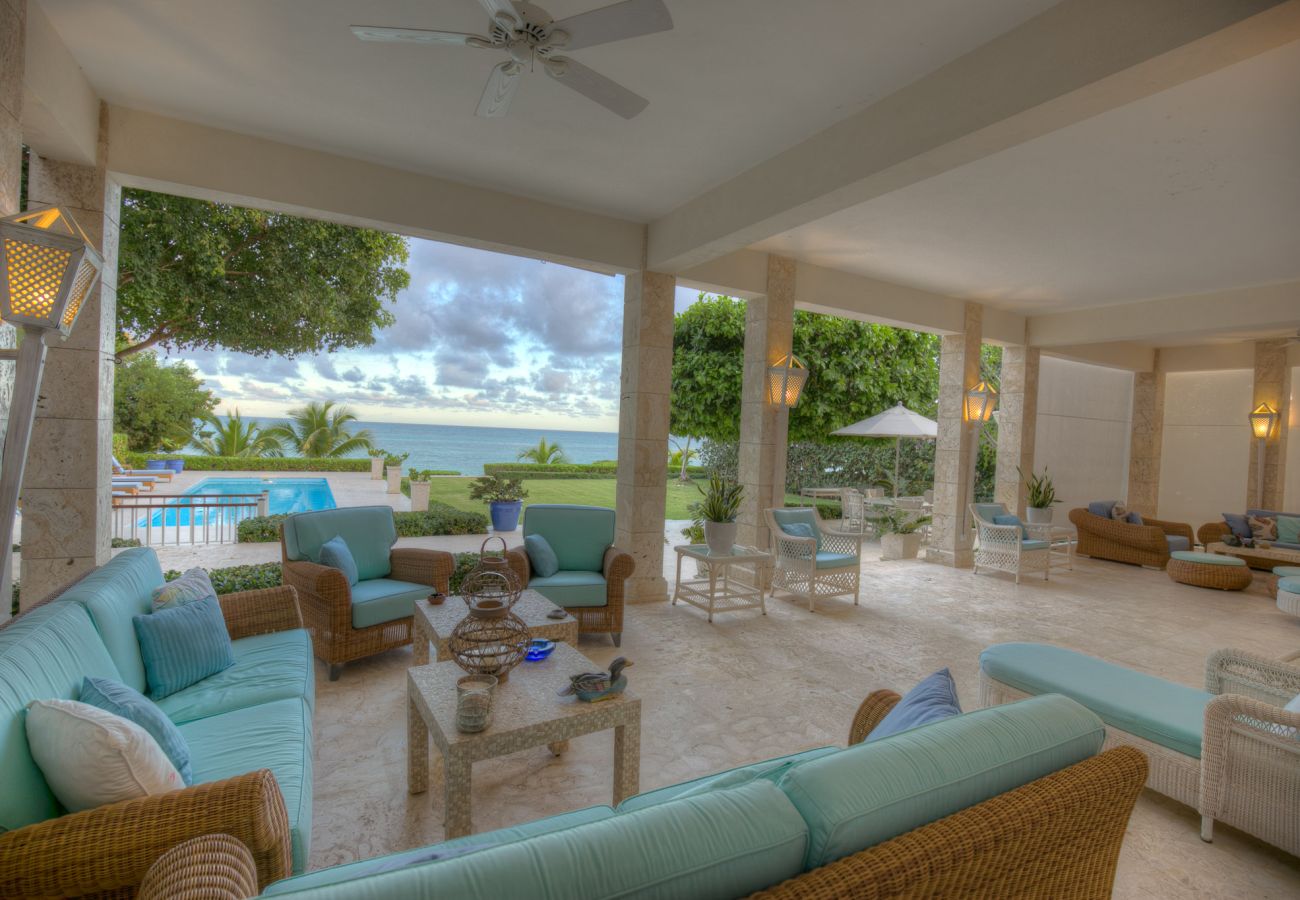 Villa in Punta Cana - Marina 4 - Oceanfront Luxury Villa 