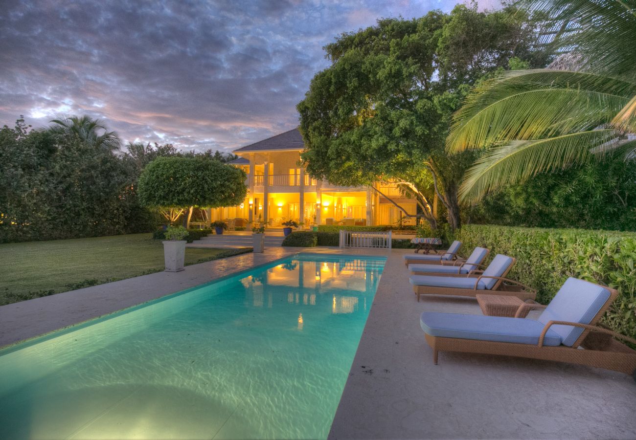 Villa in Punta Cana - Marina 4 - Oceanfront Luxury Villa 