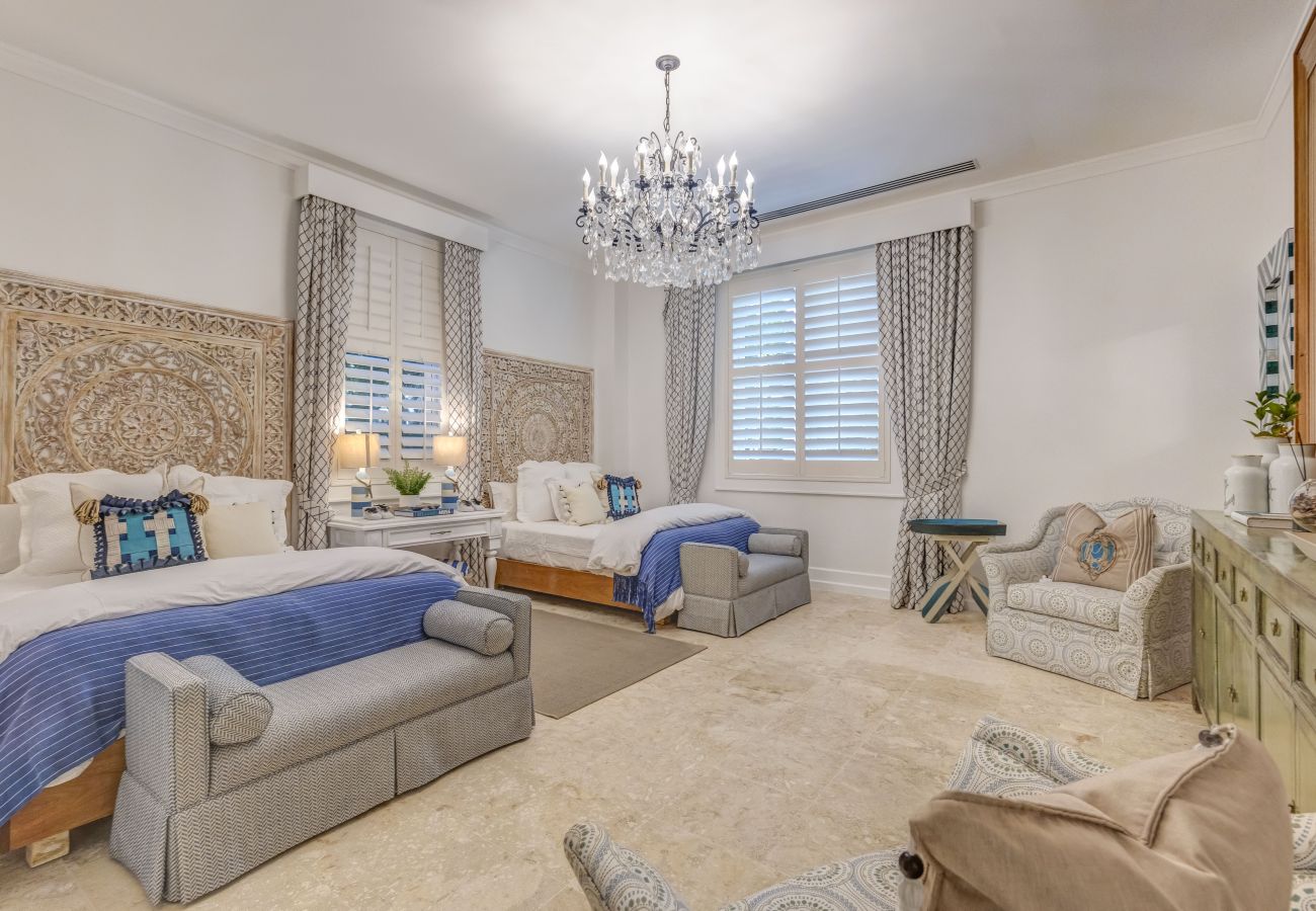 Villa in Punta Cana - Serena 4 - Beachfront Timeless Elegance 