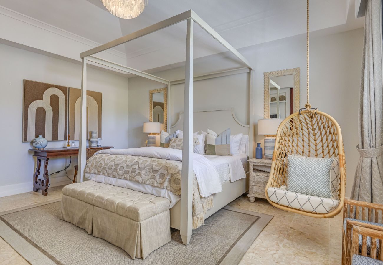 Villa in Punta Cana - Serena 4 - Beachfront Timeless Elegance 