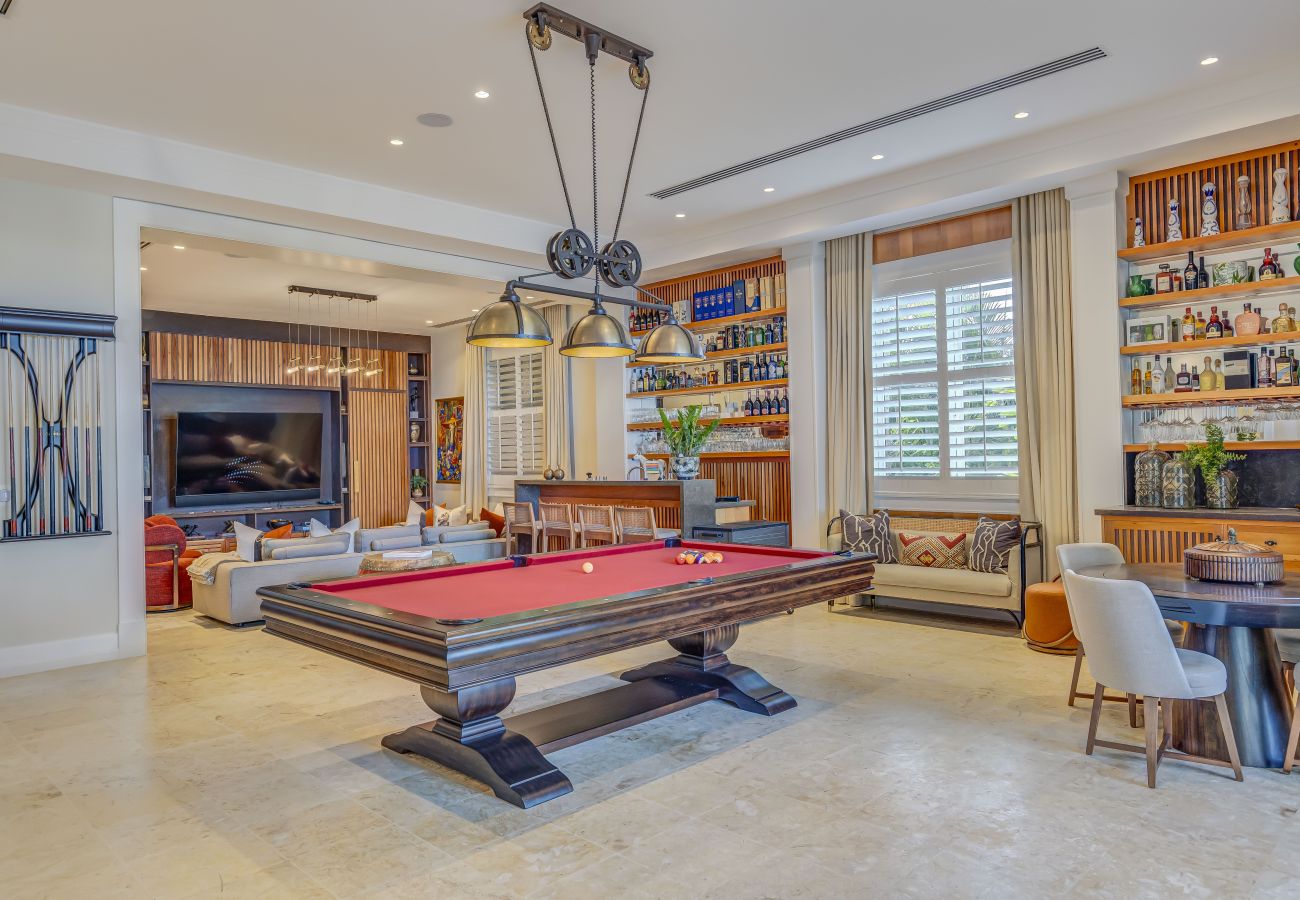 Villa in Punta Cana - Serena 4 - Beachfront Timeless Elegance 