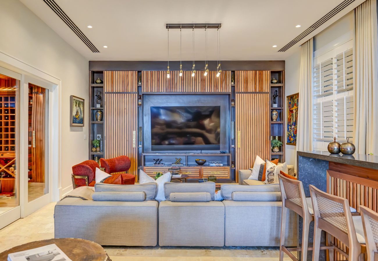 Villa in Punta Cana - Serena 4 - Beachfront Timeless Elegance 