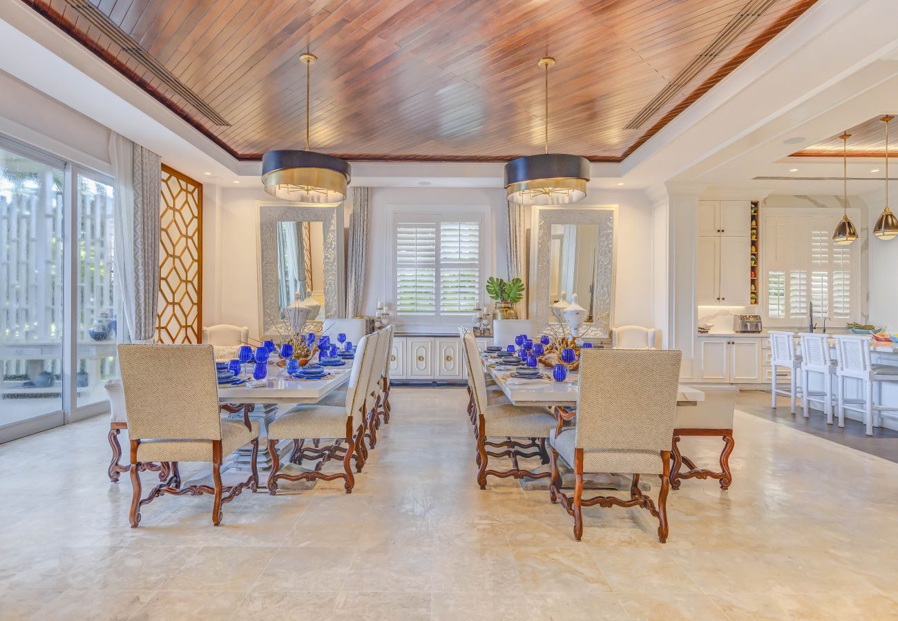 Villa in Punta Cana - Serena 4 - Beachfront Timeless Elegance 