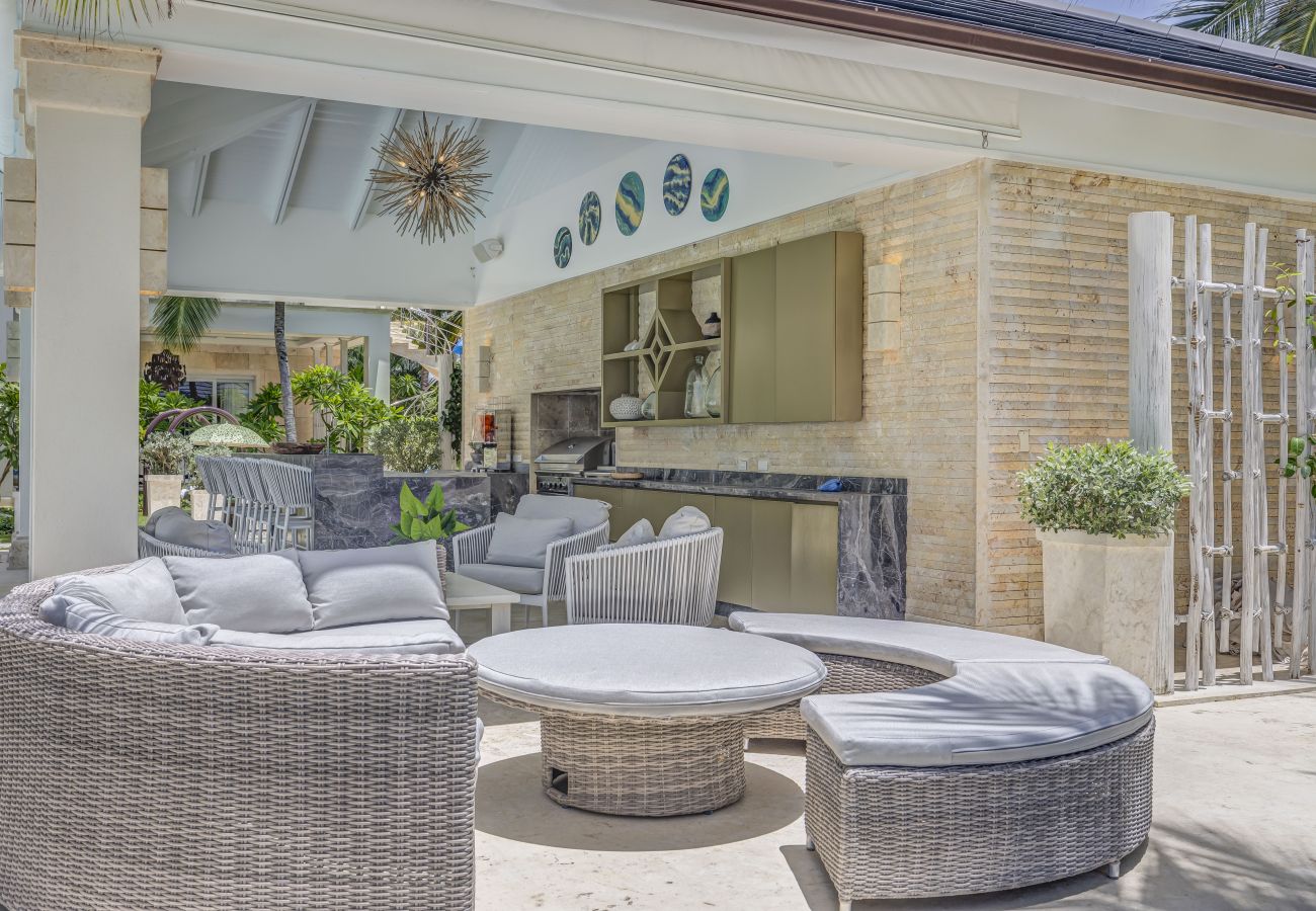 Villa in Punta Cana - Serena 4 - Beachfront Timeless Elegance 