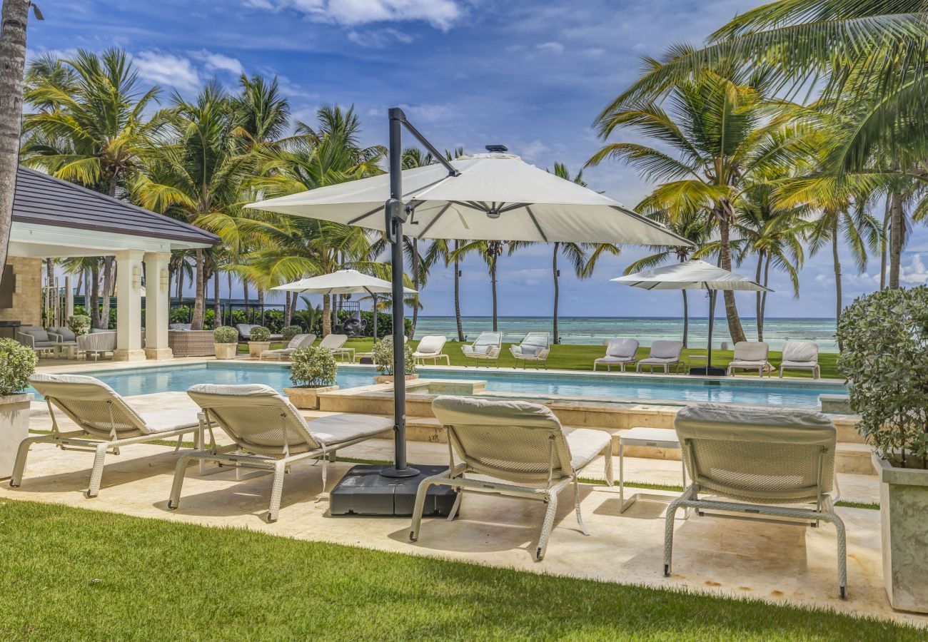 Villa in Punta Cana - Serena 4 - Beachfront Timeless Elegance 
