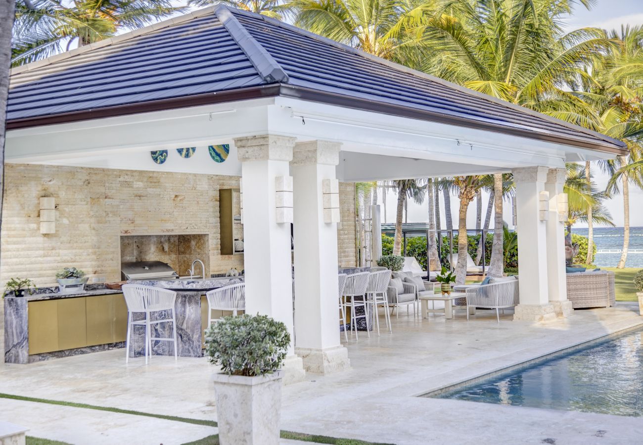 Villa in Punta Cana - Serena 4 - Beachfront Timeless Elegance 