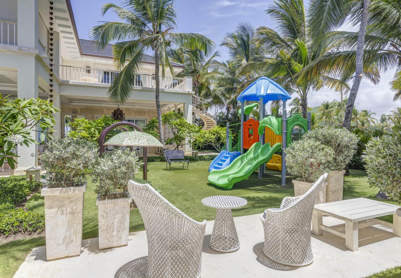 Villa in Punta Cana - Serena 4 - Beachfront Timeless Elegance 