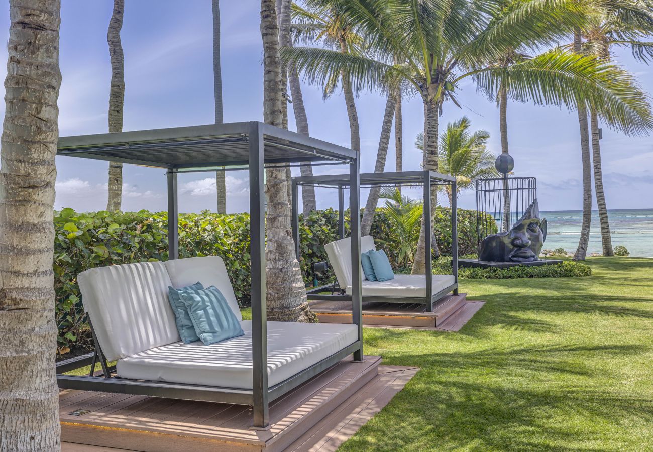 Villa in Punta Cana - Serena 4 - Beachfront Timeless Elegance 