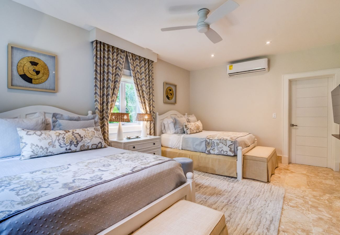 Villa in Punta Cana - Tortuga D8 - Spacious Golf Villa 