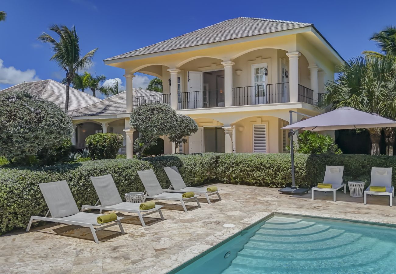 Villa in Punta Cana - Villa Atalaya - Large Garden & Golf View 