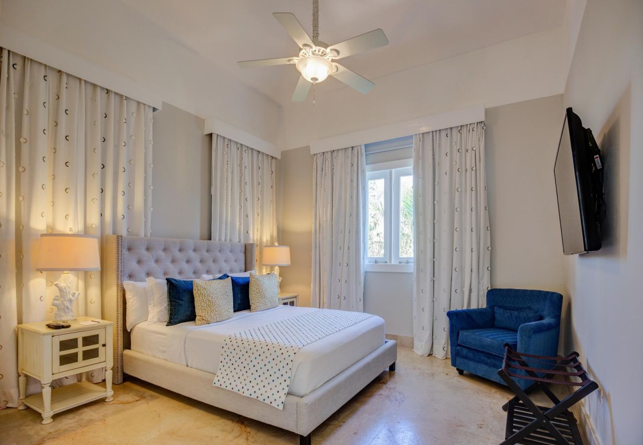 Villa in Punta Cana - Villa Good Vibes - Golf & Partial Ocean View 