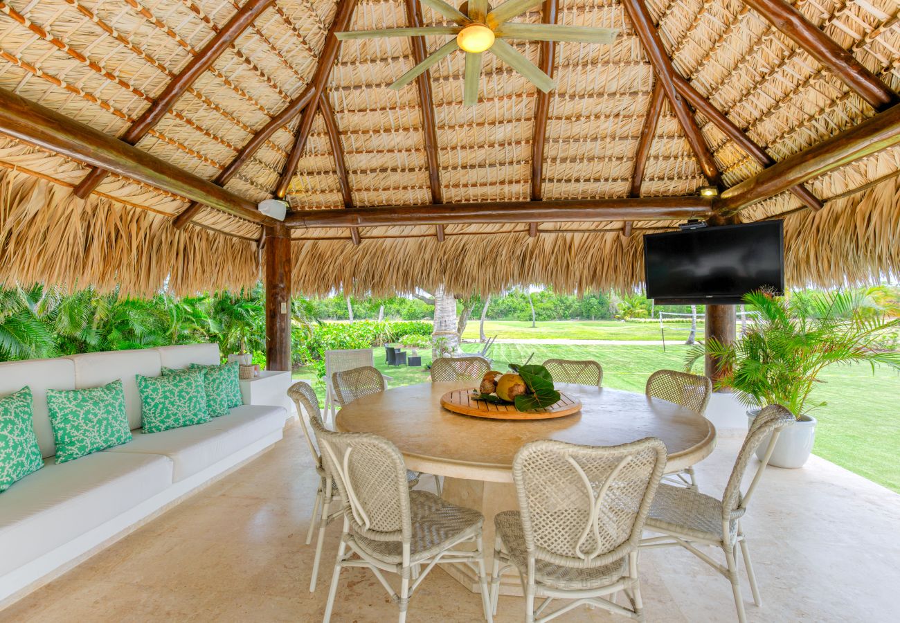 Villa in Punta Cana - Villa Good Vibes - Golf & Partial Ocean View 