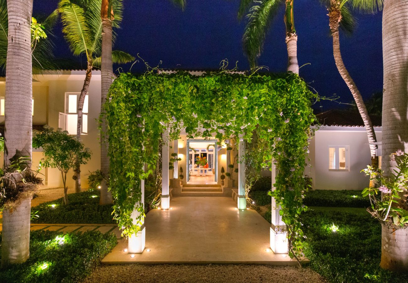 Villa in Punta Cana - Villa Good Vibes - Golf & Partial Ocean View 