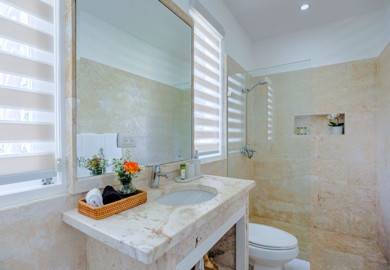 Villa in Punta Cana - Villa Good Vibes - Golf & Partial Ocean View 