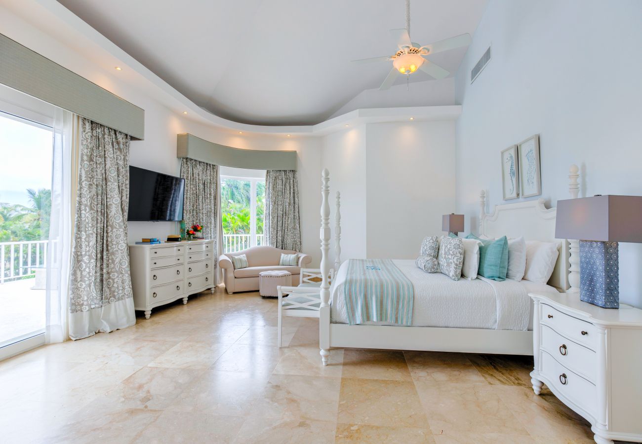 Villa in Punta Cana - Villa Good Vibes - Golf & Partial Ocean View 