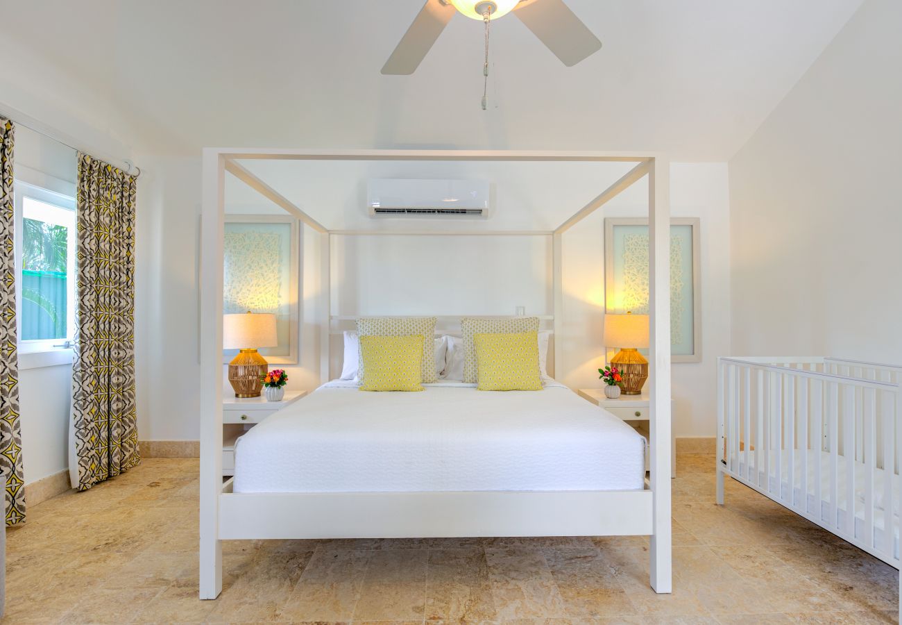 Villa in Punta Cana - Villa Good Vibes - Golf & Partial Ocean View 