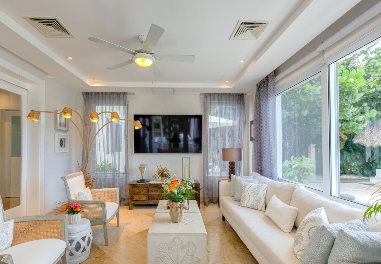 Villa in Punta Cana - Villa Good Vibes - Golf & Partial Ocean View 