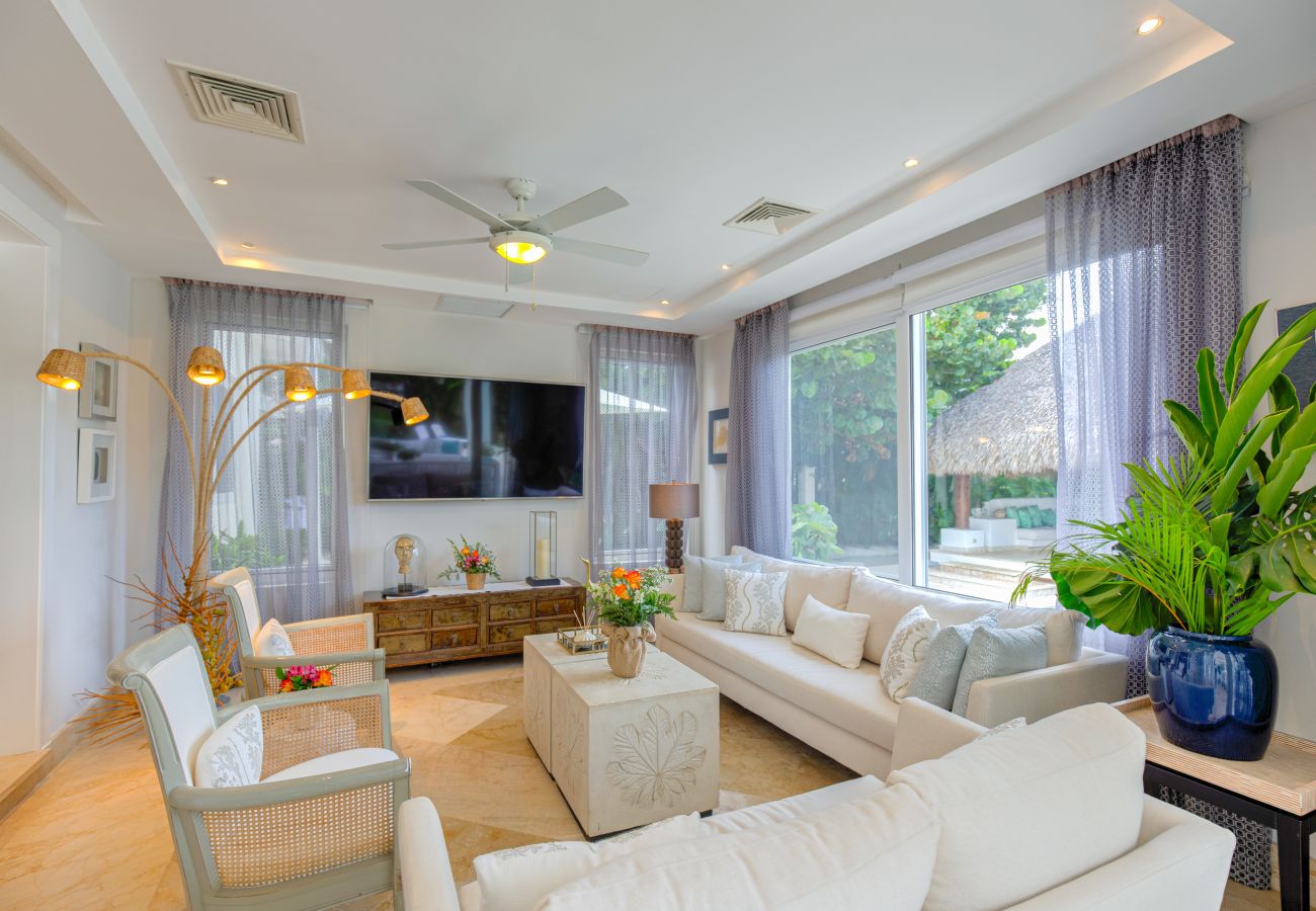 Villa in Punta Cana - Villa Good Vibes - Golf & Partial Ocean View 