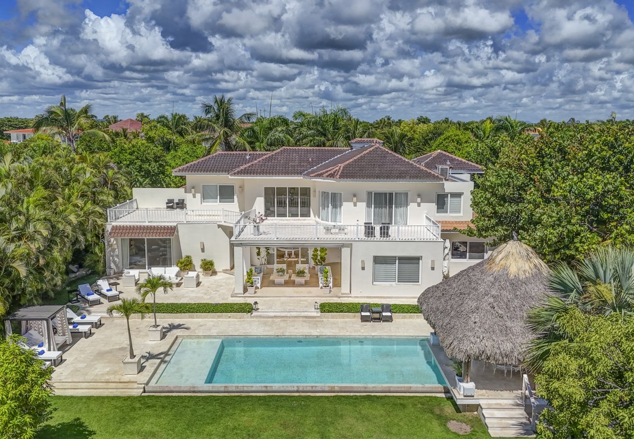 Villa in Punta Cana - Villa Good Vibes - Golf & Partial Ocean View 