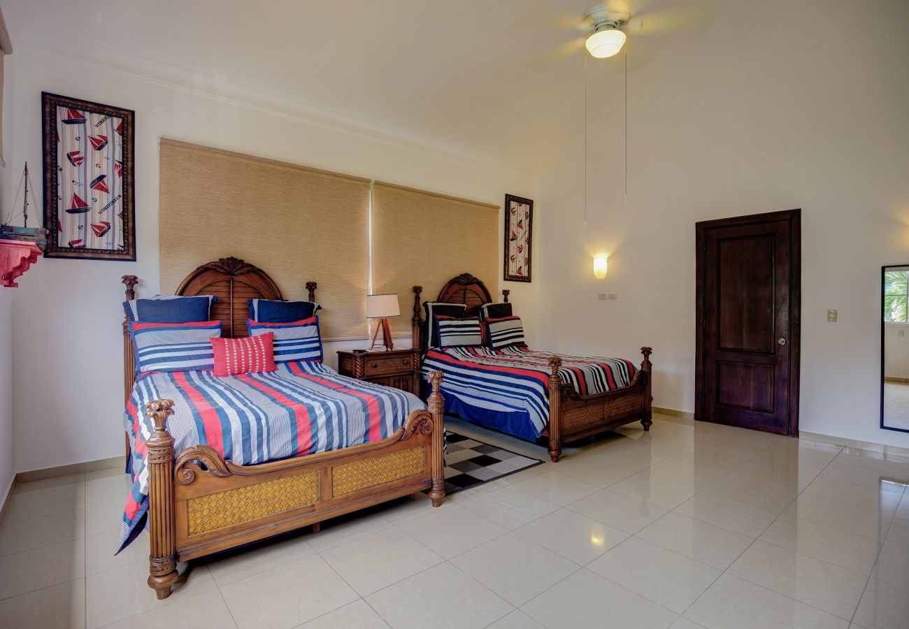 Villa in Punta Cana - Tortuga C33 - Exquisite Folf View Villa 